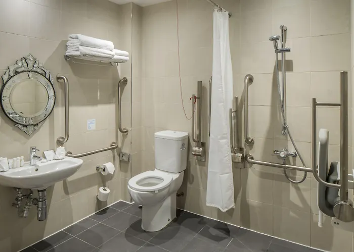 Vanbrugh House Hotel